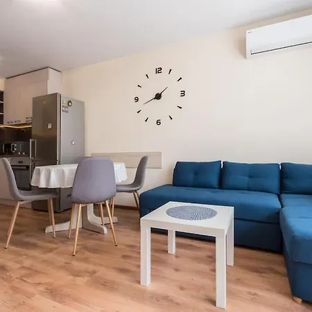 Bright Place Next To Grand Mall דירה