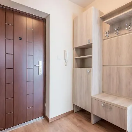 Апартамент Bright Place Next To Grand Mall