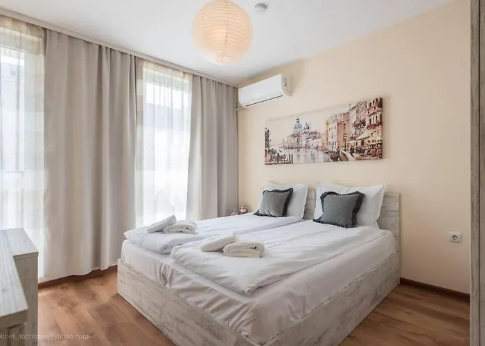 Bright Place Next To Grand Mall Апартамент *